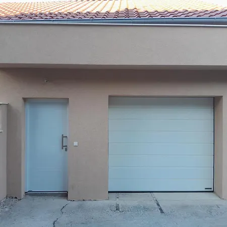 アパート Bella Vista